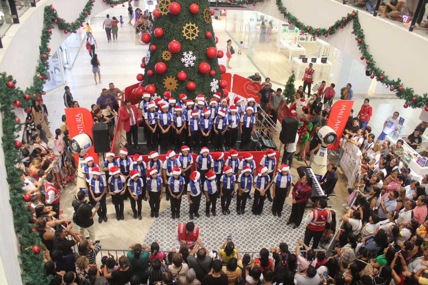 CORO VOCES DE SAN AGUSTIN EN EL MALL DE IQUITOS